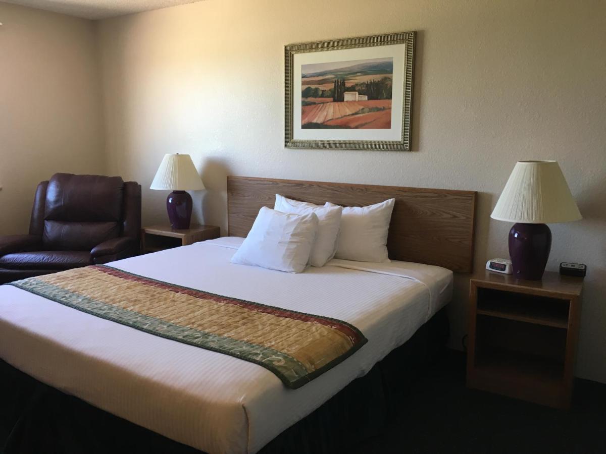 Cassville Four Seasons Inn & Suites 外观 照片