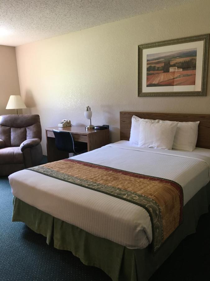 Cassville Four Seasons Inn & Suites 外观 照片