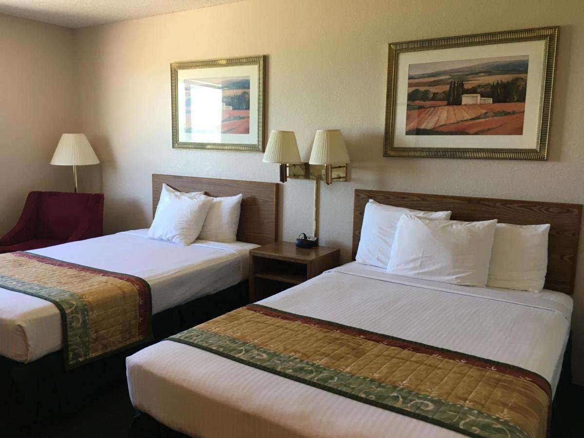 Cassville Four Seasons Inn & Suites 外观 照片