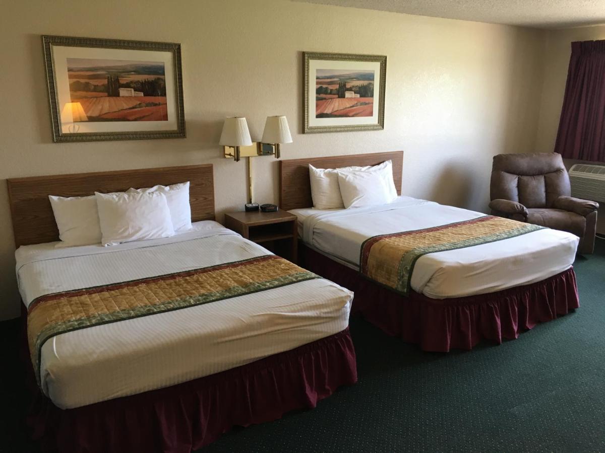 Cassville Four Seasons Inn & Suites 外观 照片