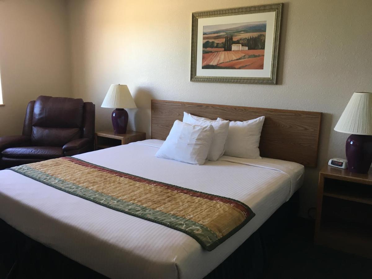 Cassville Four Seasons Inn & Suites 外观 照片